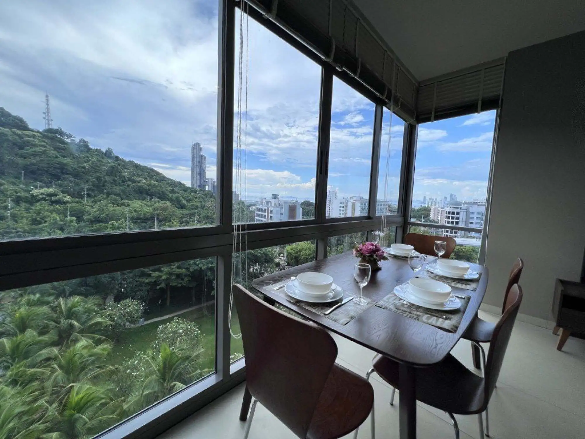 Unixx 2BR Sea view, 7th Floor