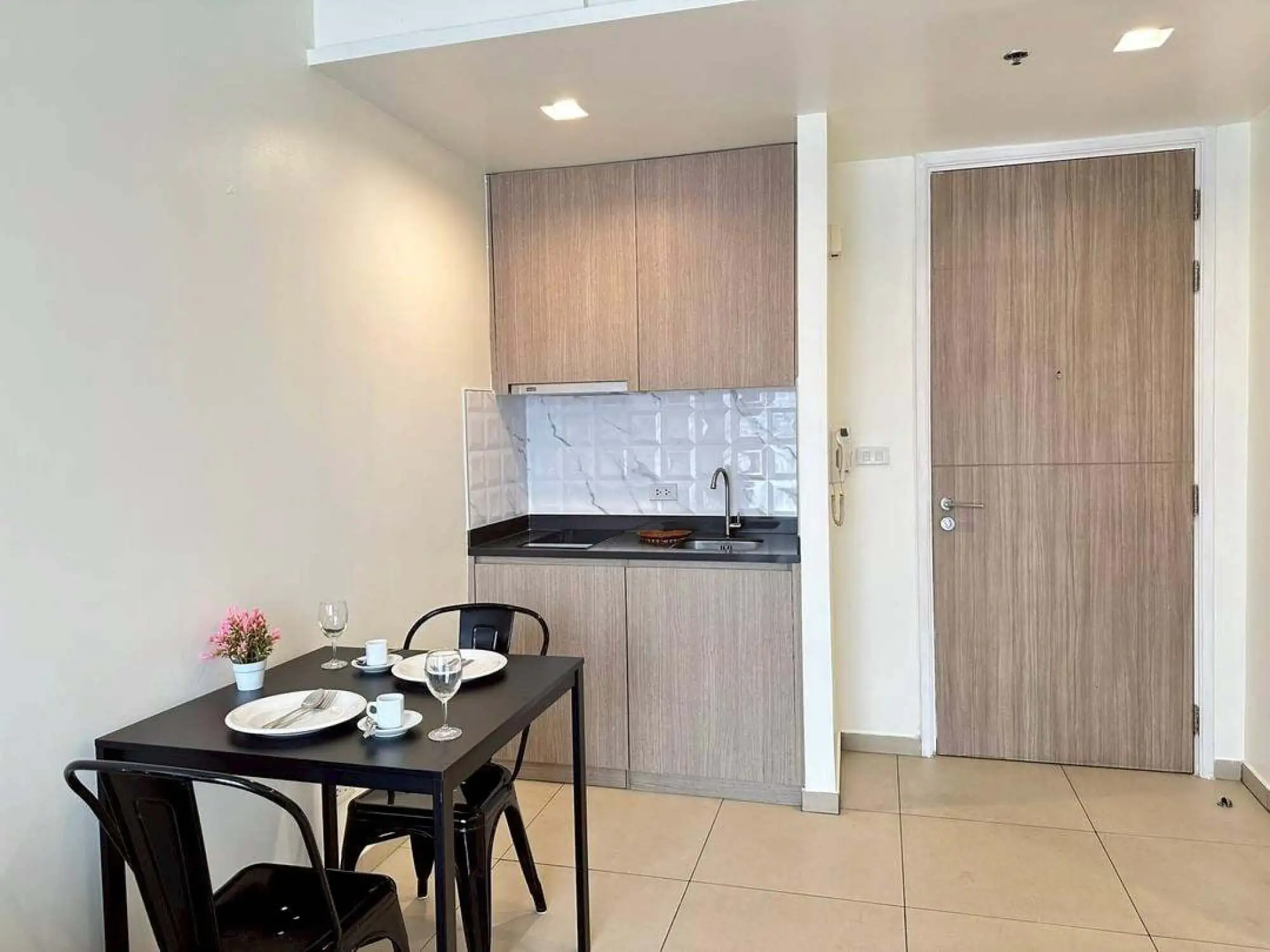 Unixx 1BR Sea view, 13th Floor