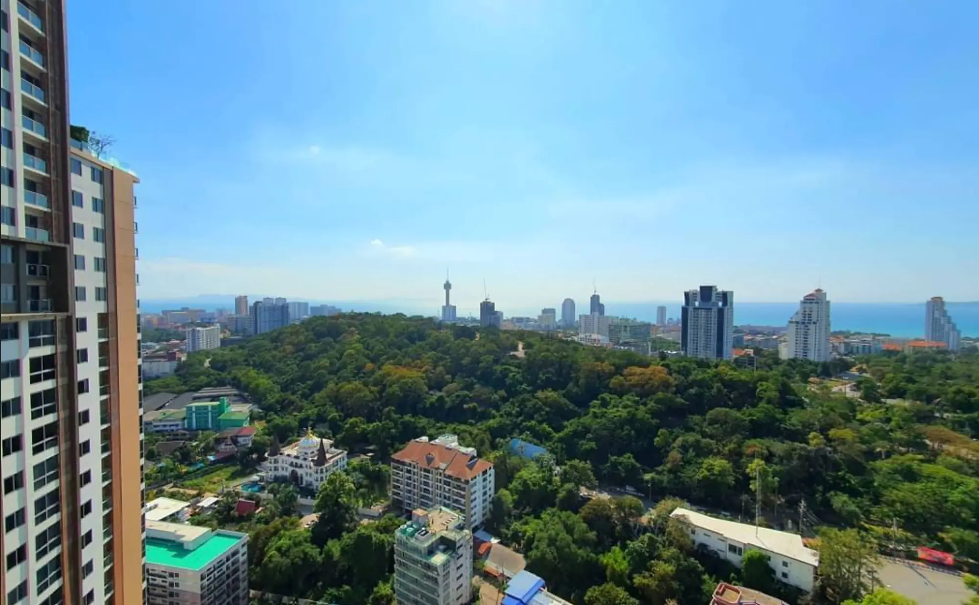 Unixx 2BR Sea view, 36th Floor