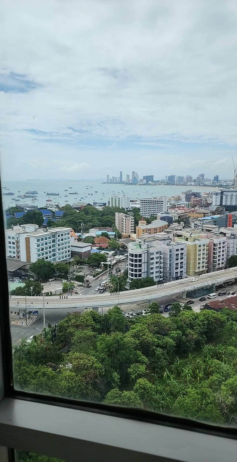 Unixx 2BR Sea view
