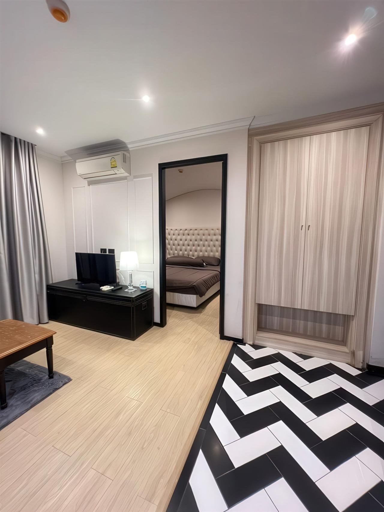 Venetian Signature Condo Resort