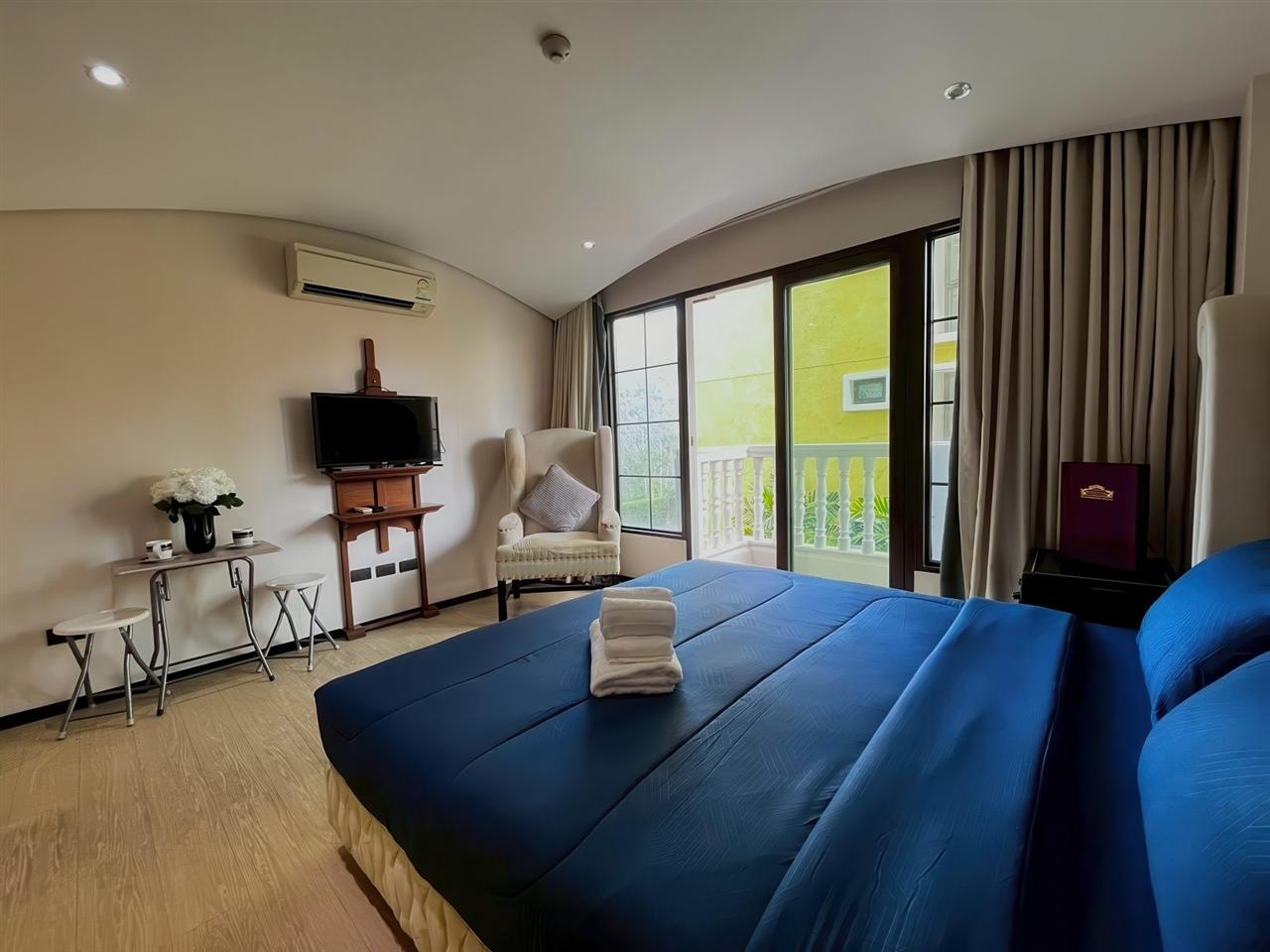 Venetian Signature Condo Resort Studio Pool view, 3rd Floor