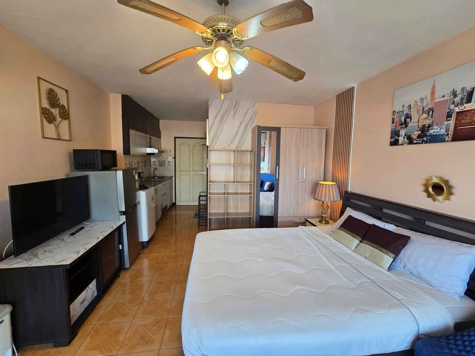 View Talay 1 Studio Condo, 11th Floor