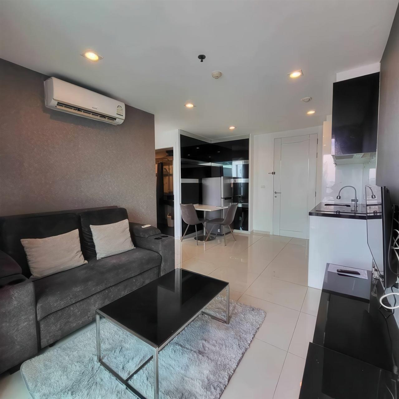 Vision 1BR Sea view, 18th Floor