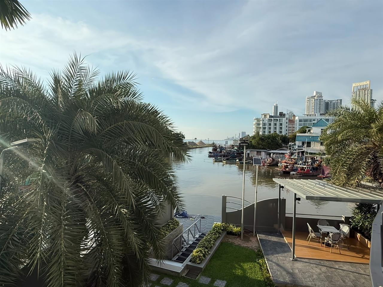Whale Marina 2BR Sea view, 2nd Floor