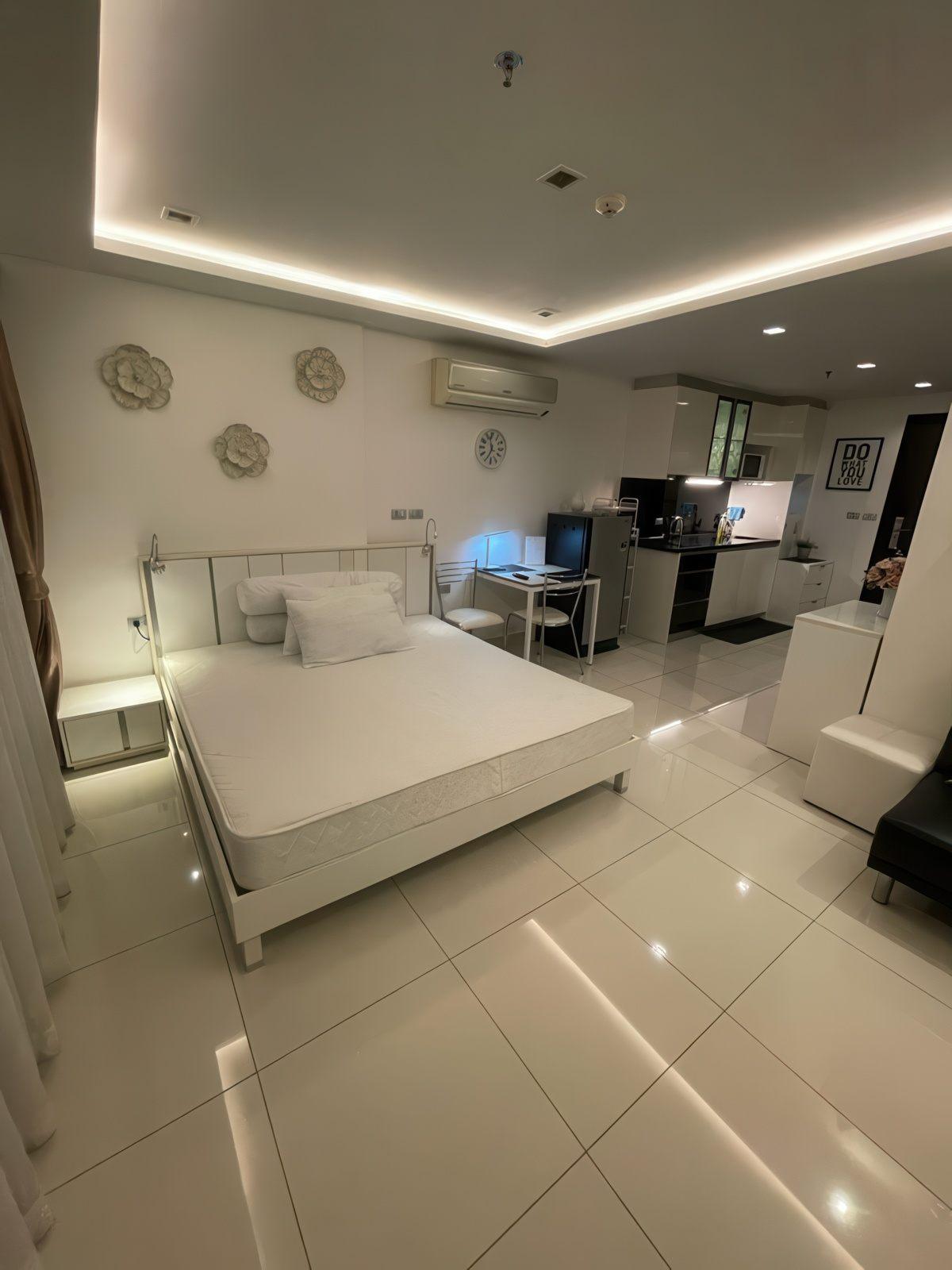 Wongamat Tower Studio Sea view, 14th Floor